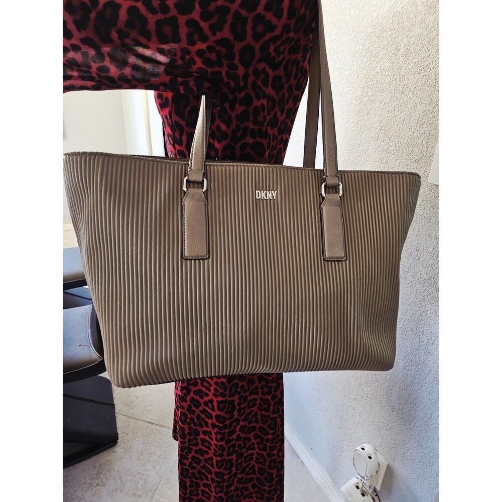 DKNY Women's Shoulder Tote Bag - Picture 2 of 10